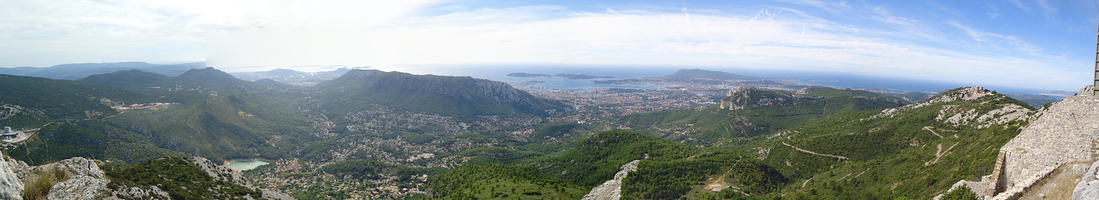 Panorama depuis le haut du Mont-Caume_180