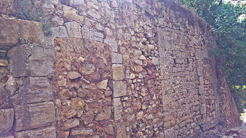 Mur des consuls au château de Dardennes