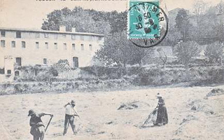 Les faucheurs devant le château de Dardennes et le moulin à huile "La Paysanne"